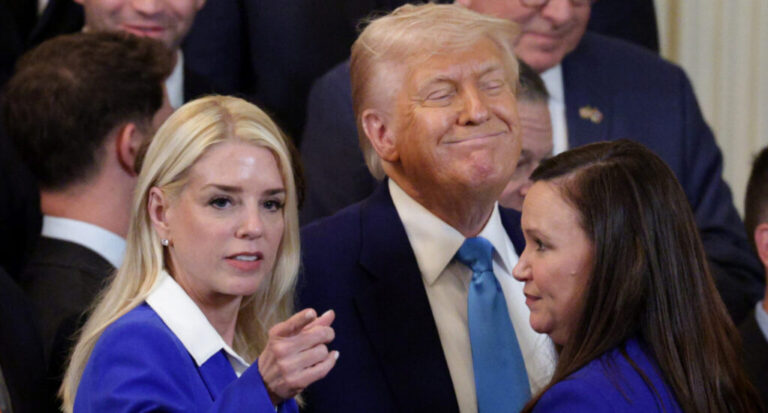 Federal Appeals Court Clears Way for Trump to Deploy Natl Guard to Portland